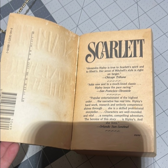 Scarlett Book by Alexandra Ripley - Picture 5 of 8